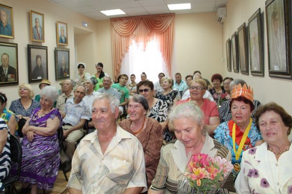 В районном Совете ветеранов поздравили ветеранов-медиков