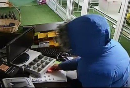 В Темрюке работник магазина похитил у своего работодателя и друга 200 тыс. рублей