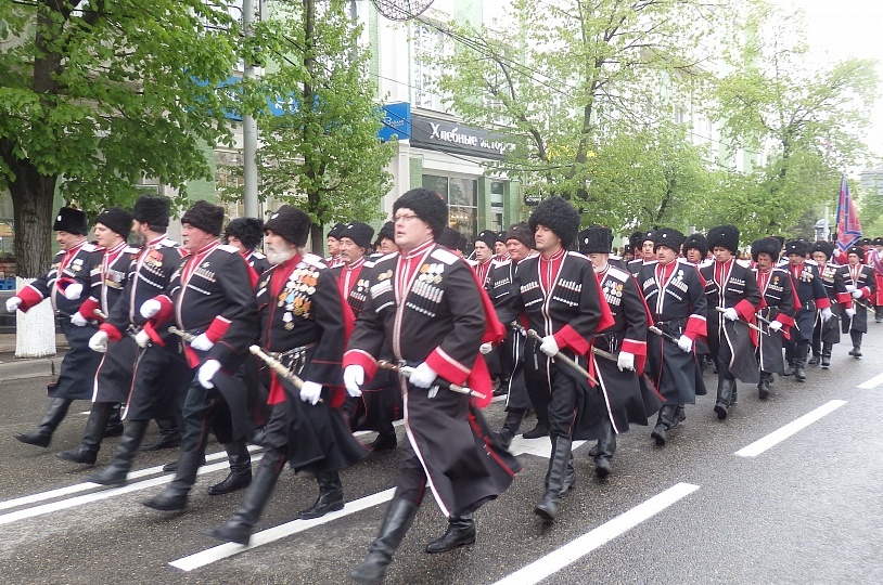 Казаки Темрюкского района приняли участие в краевом параде