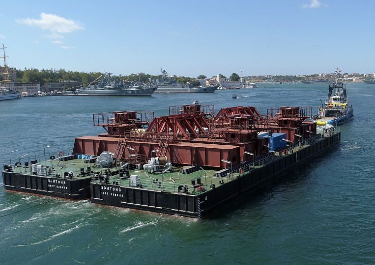В Керчь прибыла первая плавопора для перевозки арок Крымского моста