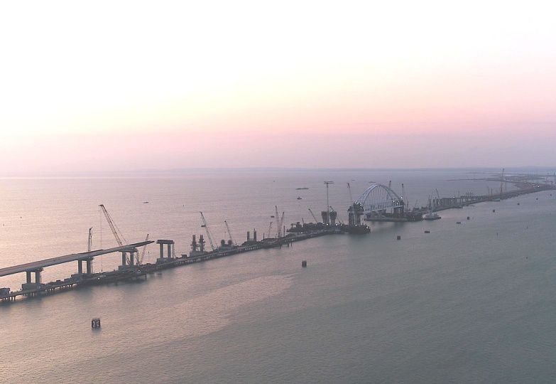 Уникальная операция по установке арки Крымского моста завершена!