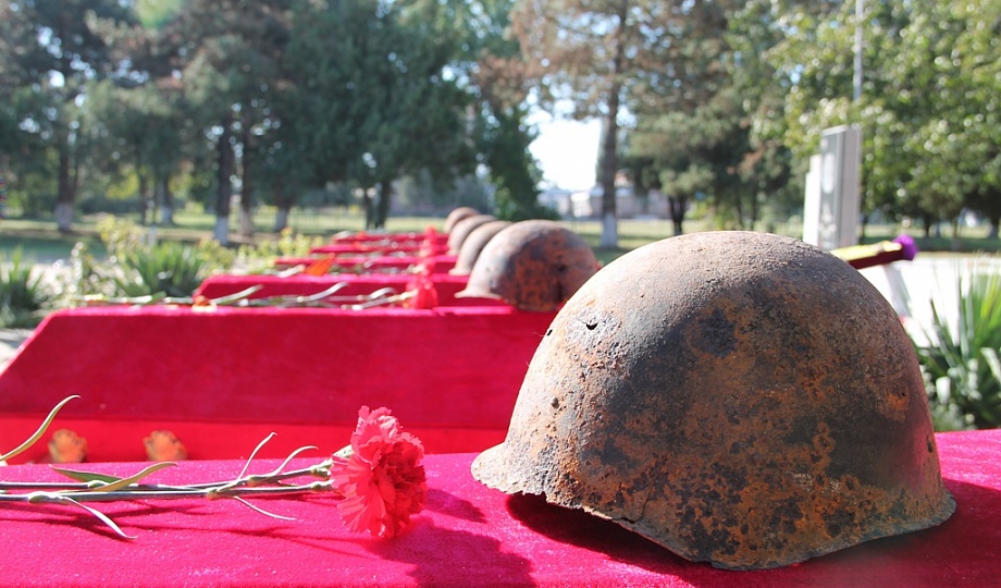 В 74-ю годовщину освобождения Стрелки в посёлке перезахоронили 93-ёх солдат