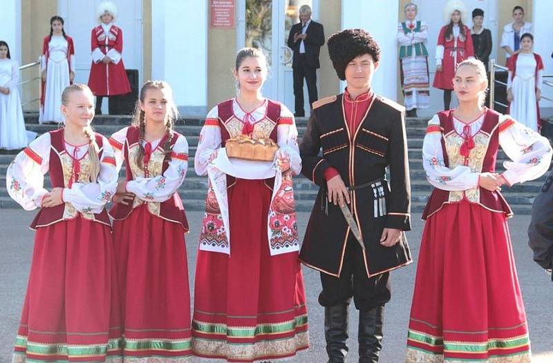 В Темрюкском районе прошёл Международный фестиваль мастеров искусств «Мир – Кавказу»