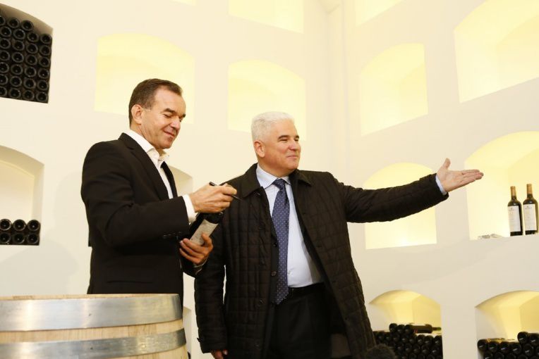 Вениамин Кондратьев побывал на винзаводе «Фанагория»