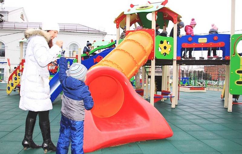 В Темрюке состоялось торжественное открытие новой современной детской площадки