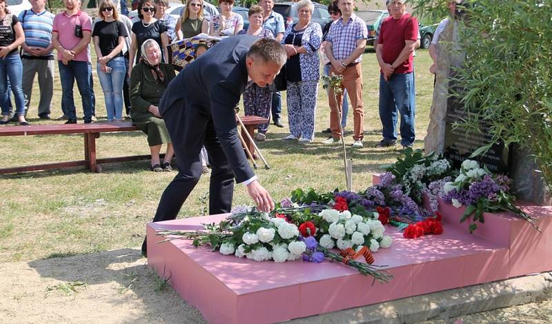 В Темрюке открыли памятник лётчикам-героям Великой Отечественной Войны, защищавшим наш город