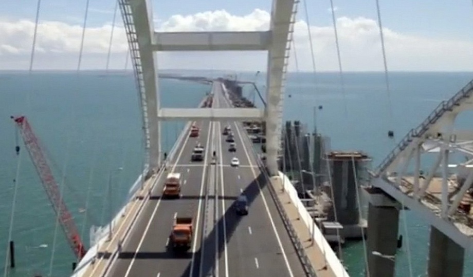 Движение по автодорожной части Крымского моста открыто!!!