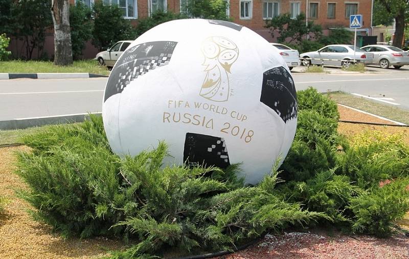 В преддверье Чемпионата Мира по футболу-2018 в Темрюке появились оригинальные «профильные» объекты достопримечательности