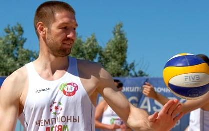 Звёзды российского спорта сыграли в Голубицкой в пляжный волейбол в благотворительном матче «Чемпионы – детям»