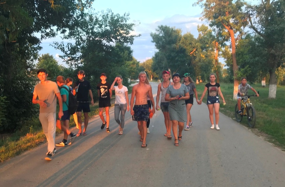 Однодневный поход молодёжи по памятным местам посёлка Октябрьского