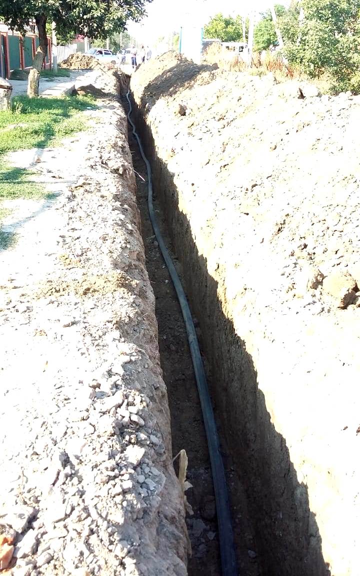 В Кучугурах заменили аварийный участок водопровода