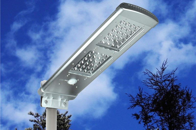 До конца года в Темрюке поменяют более 2000 уличных фонарей на современные
