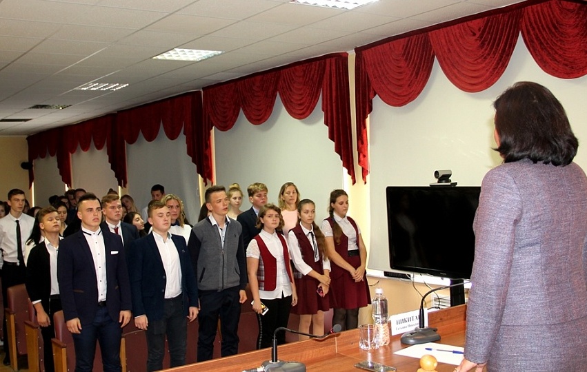 28 президентов Темрюкских школ получили удостоверения лидеров ученического самоуправления