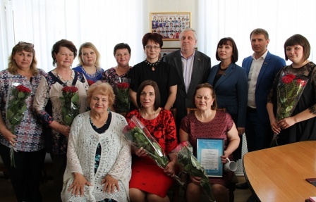 Темрюкские депутаты поздравили медицинских сестёр с их профессиональным праздником