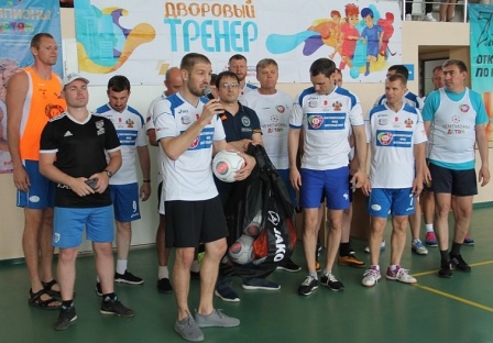 Российские звёзды мирового спорта провели в Голубицкой благотворительный волейбольный матч 