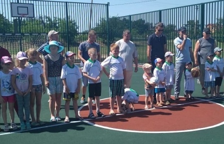 Сегодня, в День защиты детей, в посёлке Приморском открыли новую спортивную площадку