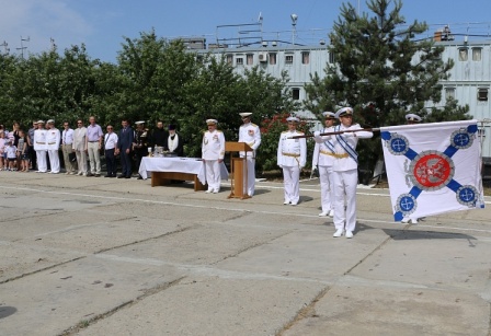 В день России в Темрюке воинской части вручили Боевое знамя