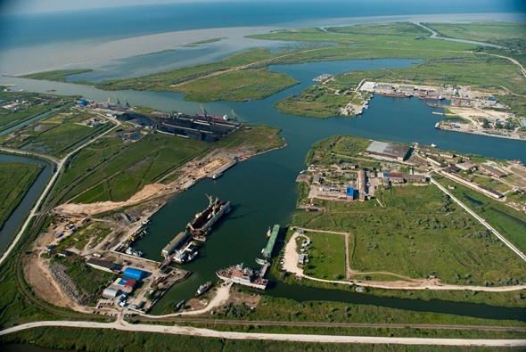 В порту Темрюк построят современную нефтебазу с резервуарным парком в 975 кубометров