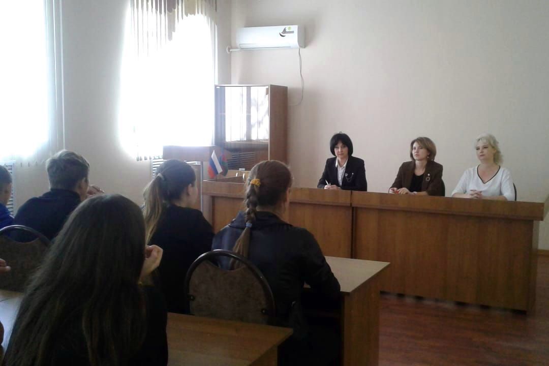 Представители районной опеки с рабочим визитом навестили своих подопечных студентов в Веселовке