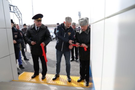 На подходе к Крымскому мосту со стороны Тамани открылся суперсовременный стационарный пост ДПС
