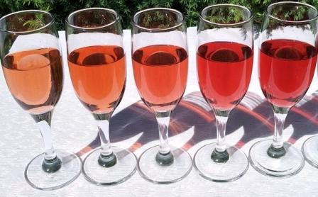 Согласно исследованиям Роскачества лучшие в стране розовые вина производят в Темрюкском районе