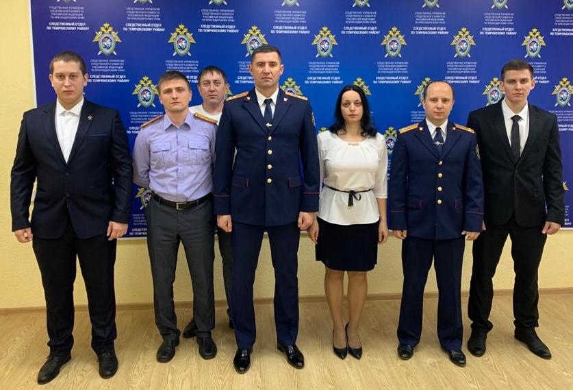 Сотрудники Темрюкского СК в День Великой Победы поздравили ветеранов ВОВ