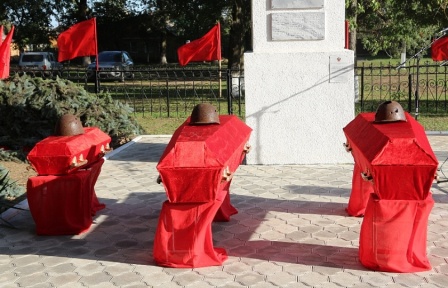 В День Темрюкского района в станице Курчанской торжественно перезахоронили 39 бойцов Красной Армии