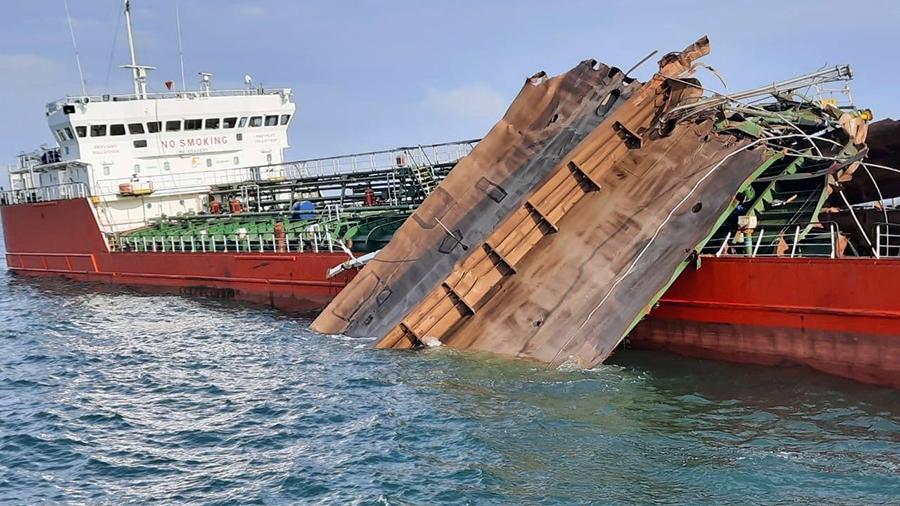 Найдены тела моряков, погибших на танкере «Генерал Ази Асланов» во время взрыва в Керченском проливе