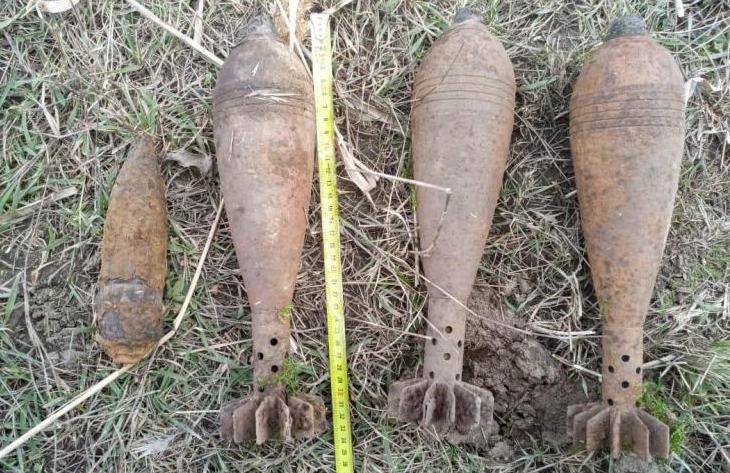 В Курчанской при ремонте дороги нашли сразу 4 боеприпаса времён ВОВ