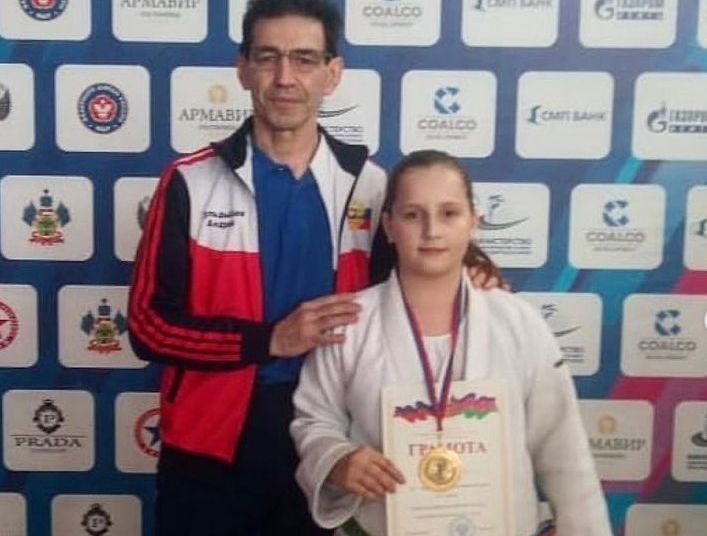 Юная Дарья Ломака завоевала 1-ое в темрюкской истории «золото» на Первенстве Кубани по дзюдо!