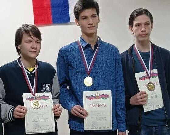 «Золото» и «серебро» юных темрюкских шахматистов на Первенстве Кубани