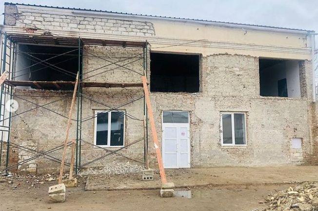 В посёлке Кучугурах полным ходом идёт капитальный ремонт Дома культуры 