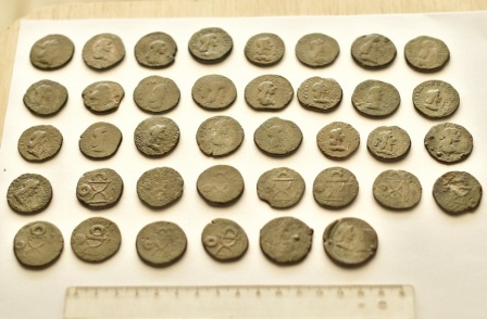 Рядом с Темрюкским районом обнаружили уникальные античные монеты Боспорского царства