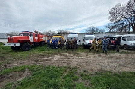 В Темрюкском районе прошёл 3-й день краевых командно-штабных учений МЧС