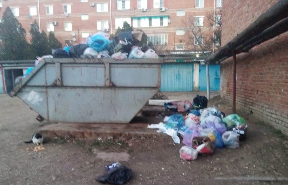 Районные власти обсудили становящийся всё более острым вопрос вывоза мусора