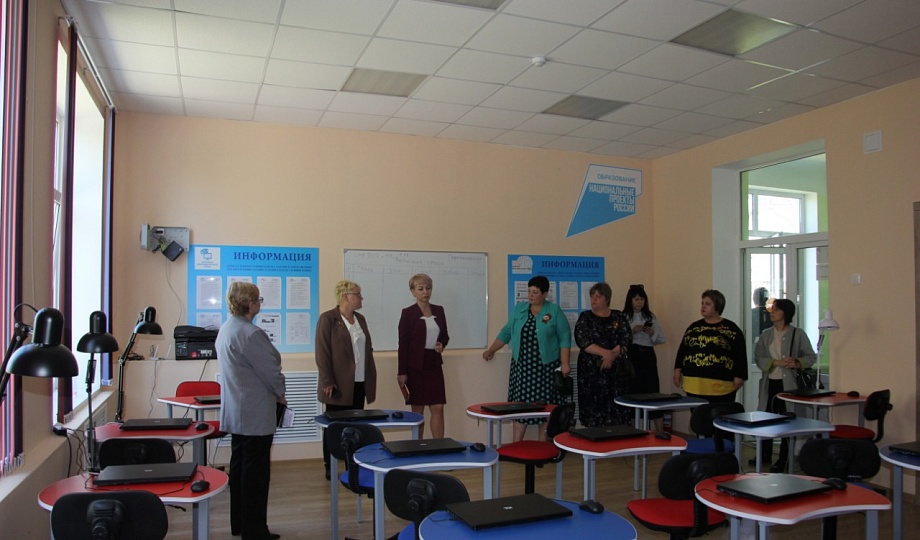 Заместитель главы Темрюкского района Ольга Дяденко провела выездное совещание с директорами городских школ 