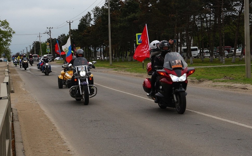 В Темрюке стартовал Международный мотомарш «Дороги Победы – встреча на рубеже 2022 г.»
