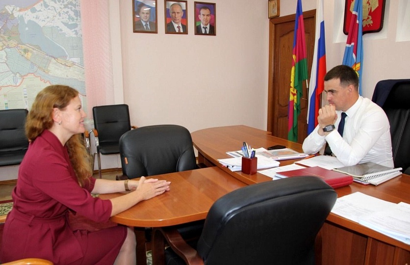 Фёдор Бабенков пообещал темрюкскому отделению некоммерческой организации «МногоМама» выделить помещение