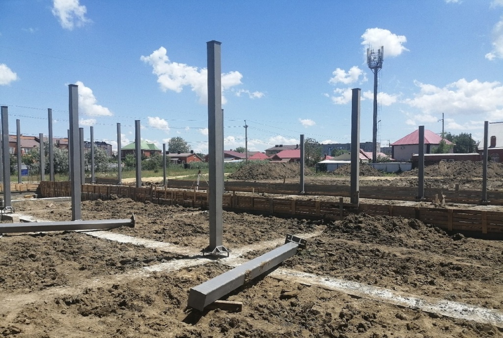 В Темрюке активно продолжается строительство водно-гребной спортивной базы 