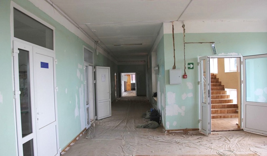 В школе № 5 посёлка Стрелки полным ходом идёт ремонт 