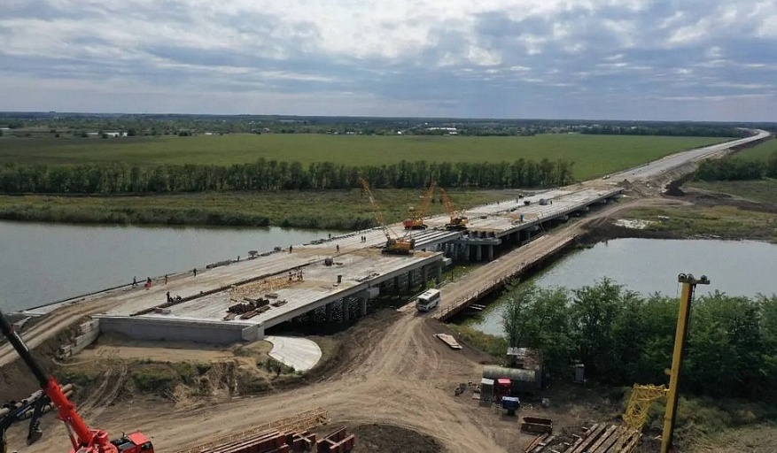 На новой трассе «Краснодар – Темрюк» строится 2 моста 