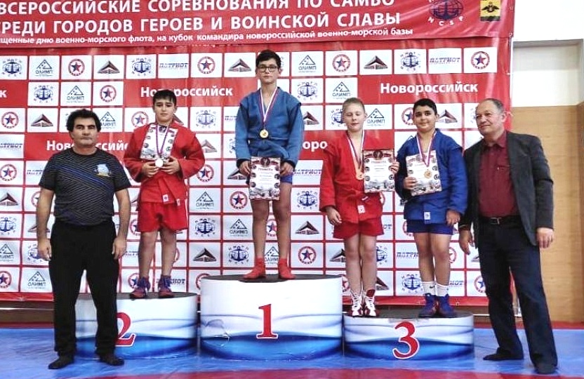 «Серебро» и «золото» завоевали темрюкские юные самбисты на Открытом первенстве Новороссийска