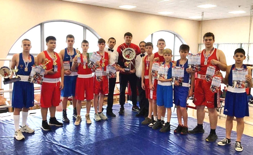 13 медалей завоевали темрюкские юные боксёры на турнире в Крыму
