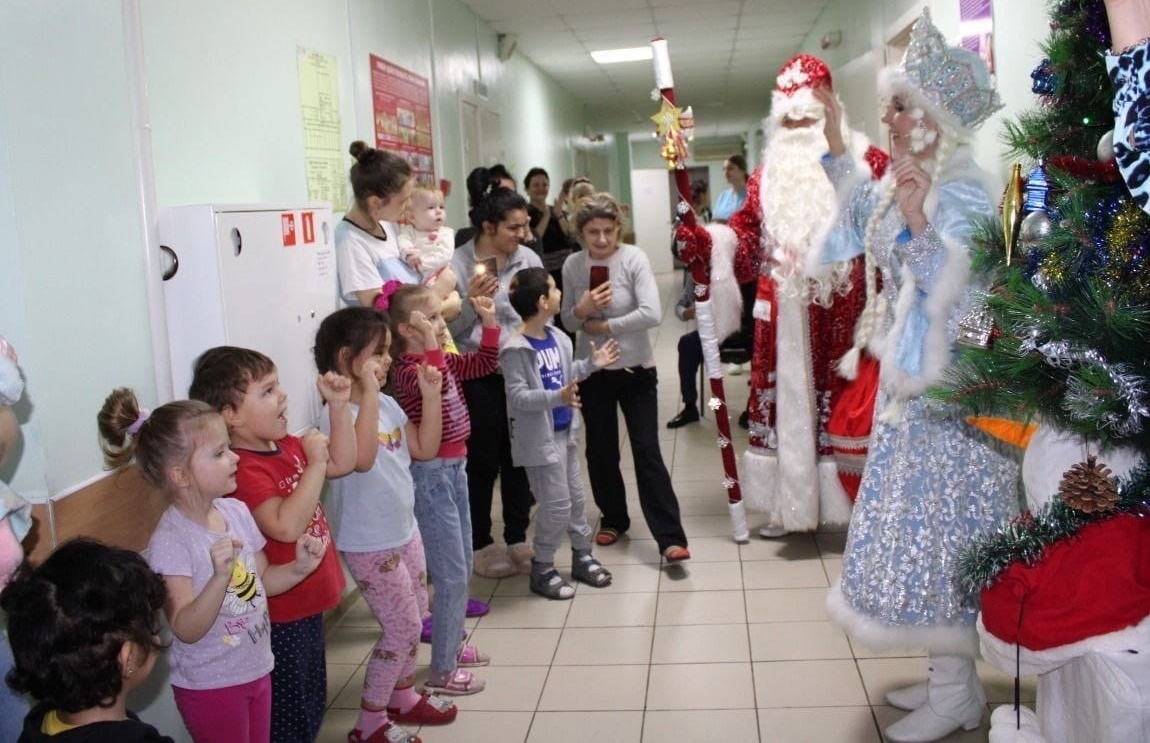 В больницу к детям пришёл Дед Мороз!