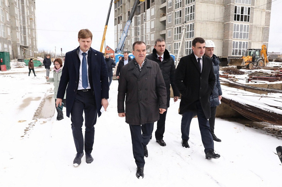 Губернатор Кубани Вениамин Кондратьев проинспектировал застройку новых жилых микрорайонов Темрюка