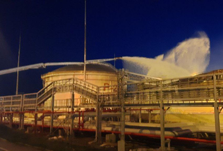 Открытое горение резервуара с нефтепродуктами в посёлке Волне ликвидировали около 9 часов вечера