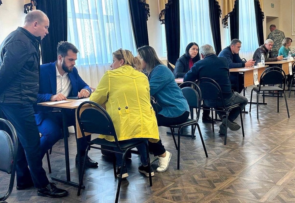 В мобильную приёмную губернатора Кубани обратились более 100 жителей Темрюкского района