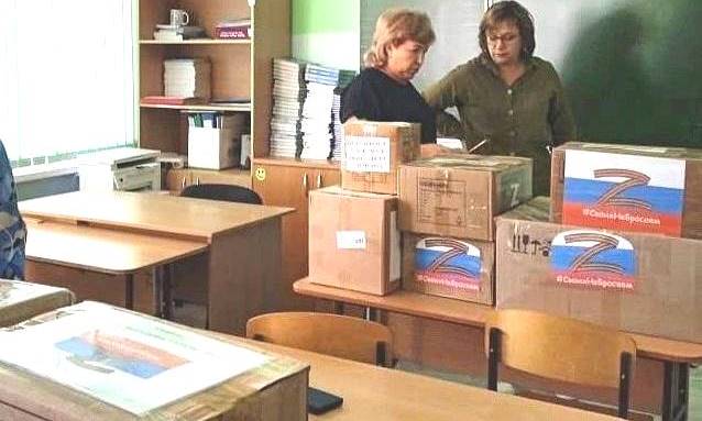 В школах Темрюкского района продолжается сбор гуманитарной помощи для военных, находящихся на СВО