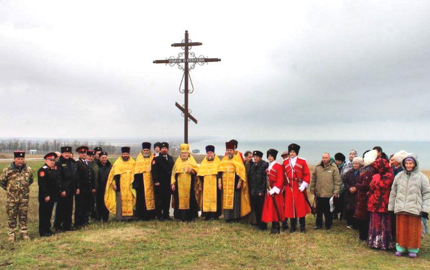 В посёлке Пересыпи освятили установленный недавно Поклонный крест