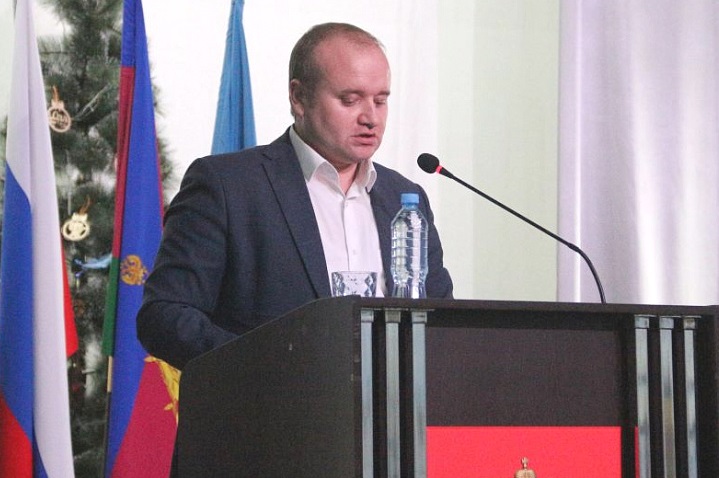 Глава Сенного сельского поселения Максим Шлычков отчитался в своей работе за 2023 год
